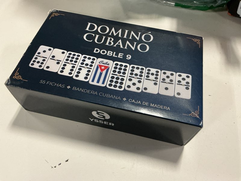 Condition photo showing New/Like New for domino cubano doble nueve cuban dominoes double nine with cuban flag on chips