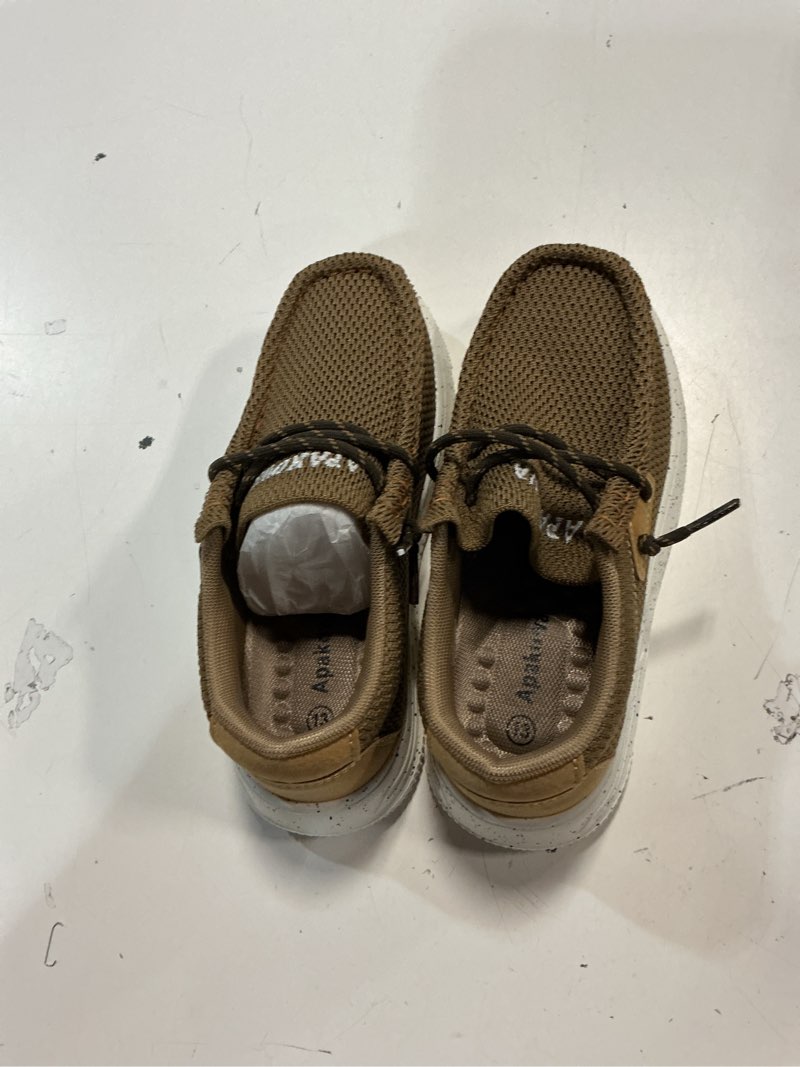 Condition photo showing New/Like New for apakowa kids boys girls slip-on casual loafers walking shoes comfortable & lightweight (color : brown  size : 13 little kid)