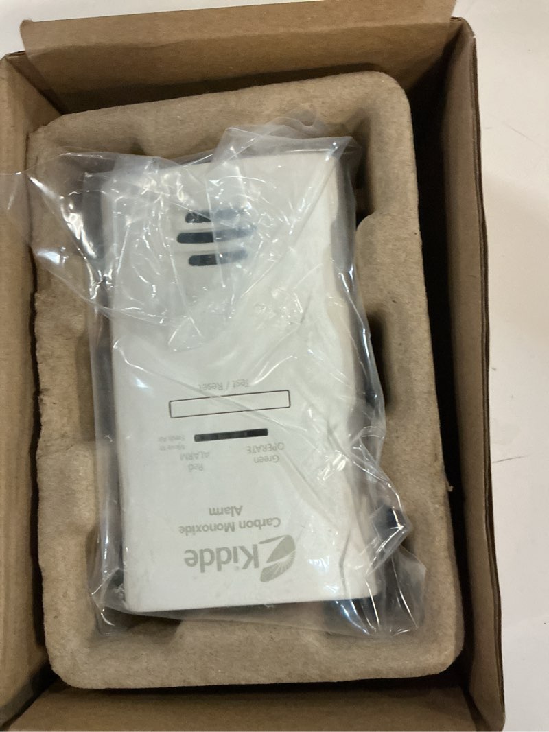Condition photo showing Good Condition for kidde carbon monoxide detector, plug in wall with aa battery backup, test-hush button