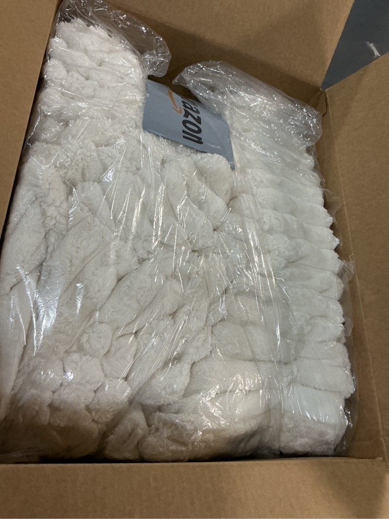 Condition photo showing Good Condition for Bedsure Fluffy Duvet Cover Set - Ultra Soft Plush Shaggy Comforter Cover Queen Size, Warm Flannel Fleece Bed Sets for Winter, 3 Pieces (Striped Pattern, Coconut White) 01 - Coconut White (No Comforter) Queen (90" x 90")