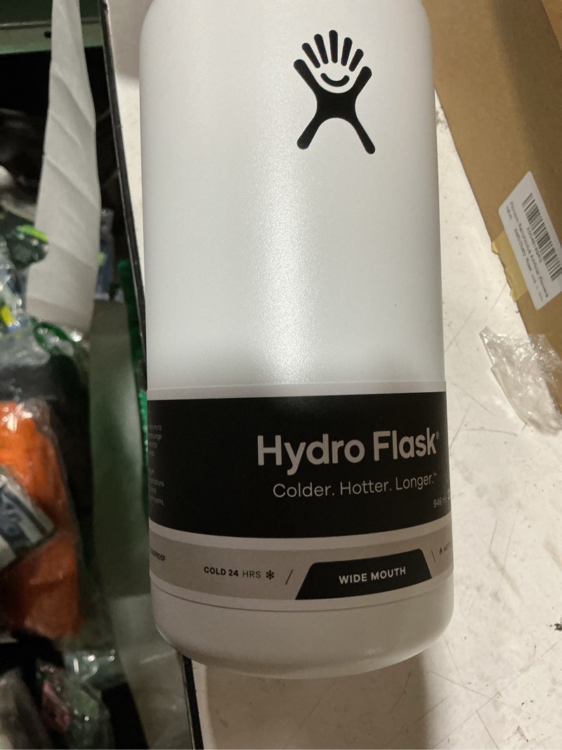 Condition photo showing Good Condition for hydro flask water bottle - insulated stainless steel - wide mouth flex lid, non spill, leakproof and refillable in 32 oz white