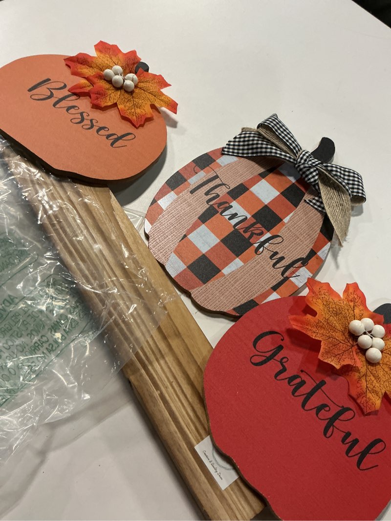 Condition photo showing Good Condition for esur Fall Decorations for Home, Rustic Fall Tabletop Counter Decor, Thanksgiving Decor Gifts - Thankful Grateful Blessed