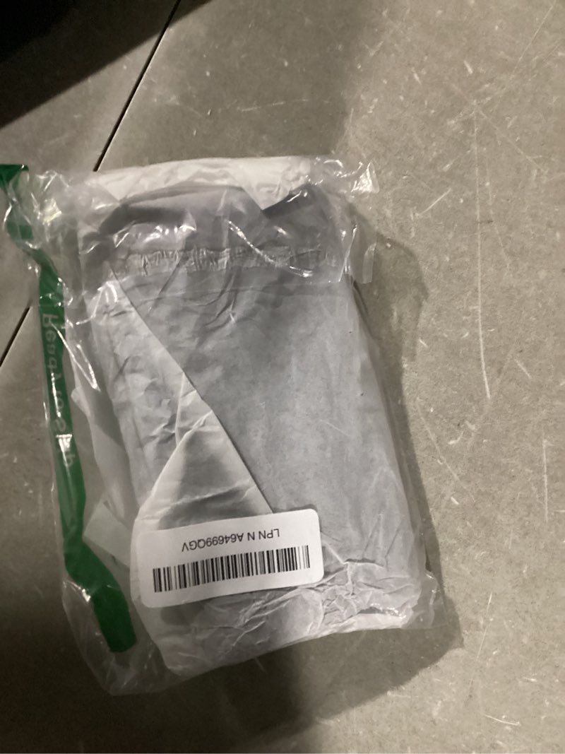 Condition photo showing New/Like New for Gcepls Universal Cowhide Leather Phone Holster with Belt Clip Compatible with iPhone 17 Pro 17, 16 Pro 16,15 14 13 Pro,Samsung Galaxy S25 S24 S23 S22 S21 S20 (Black-Medium,Fits Thin Case on) Medium (6.3x3.35x0.7”) Black