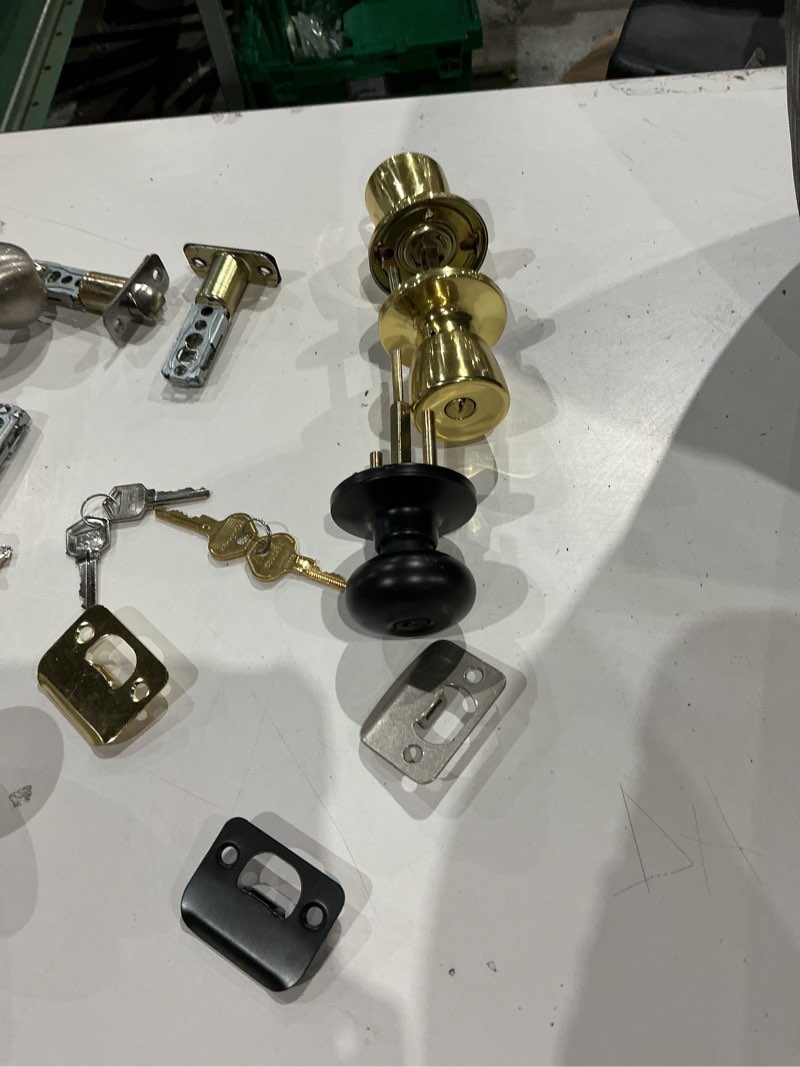 https://lotting-media.assets.bidfta.com/lotting_2625058d-555f-4661-8a1b-36bf4d62caa3