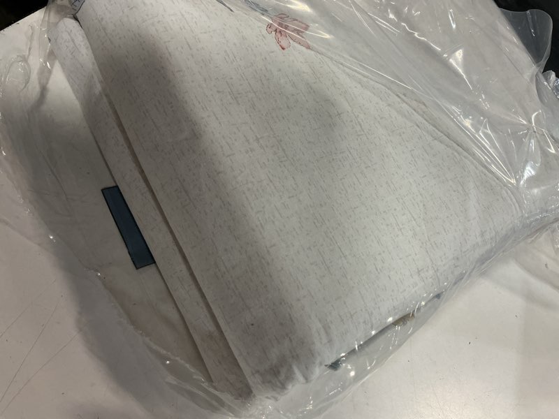 Condition photo showing Good Condition for oaite duvet cover set queen size floral pattern ultra soft 100% cotton duvet cover sets 3-pc, breathable duvet cover with zipper closure & corner ties(2 pillow shams,1 duvet cover) bella queen-90" x 90"