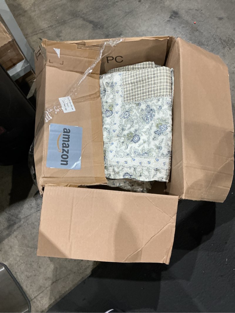 Condition photo showing Good Condition for yvooxny quilt set queen size reversible country farmhouse floral real patchwork quilted bedspread 3-piece quilt set with pillowcases with ruffles for all seasons, 90 x 98 inches g-gardenia queen