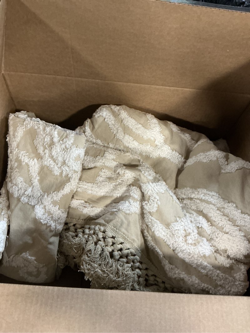 Condition photo showing As Is for madison park laetitia lightweight 100% cotton quilt set, breathable chenille tufted, shabby chic boho medallion design, sham, floral taupe w/ tassels, full/queen-2 piece laetitia taupe coverlet full/queen