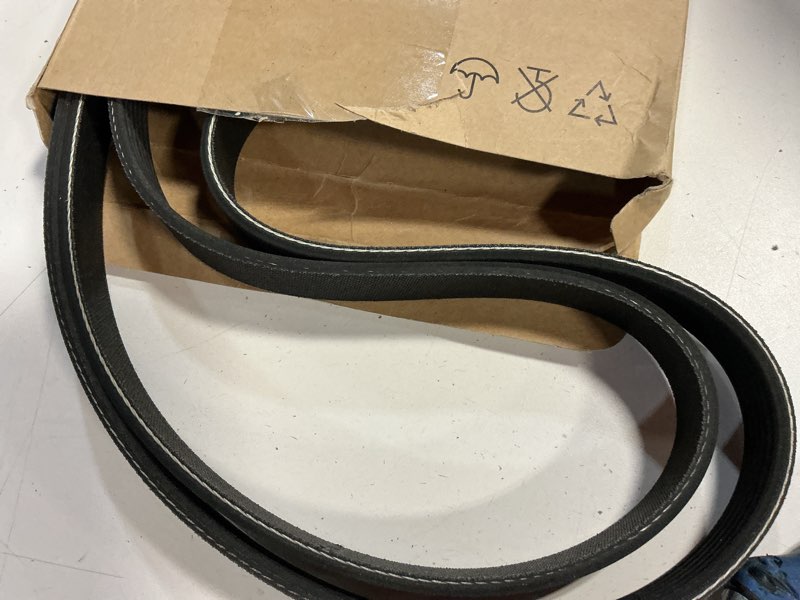 Condition photo showing New/Like New for genuine oem 25212-2g710 ribbed belt - v / 252122g710 for hyundai sonata 11-14 tucson 12-13 kia optima 11-13 sportage 11-13