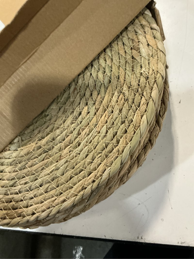 Condition photo showing Good Condition for 13.8 in round woven placemats plate chargers set of 10, rattan wicker table mats chargers for dinner plates boho farmhouse rustic place mats for dining table decor natural color 13.8 inch set of 10