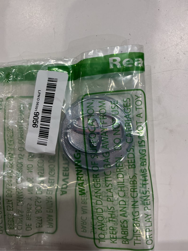 Condition photo showing Good Condition for toyota genuine wheel hub ornament sub assembly