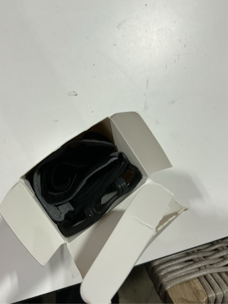 Condition photo showing Good Condition for vup running armband 360°rotatable for iphone 17/16/15/14/13/pro max/pro/mini/12/11/se/xs/xr/x/8/7/plus, fits all 4-6.7 inch smartphones, with key holder phone armband for running hiking biking (black) black armband
