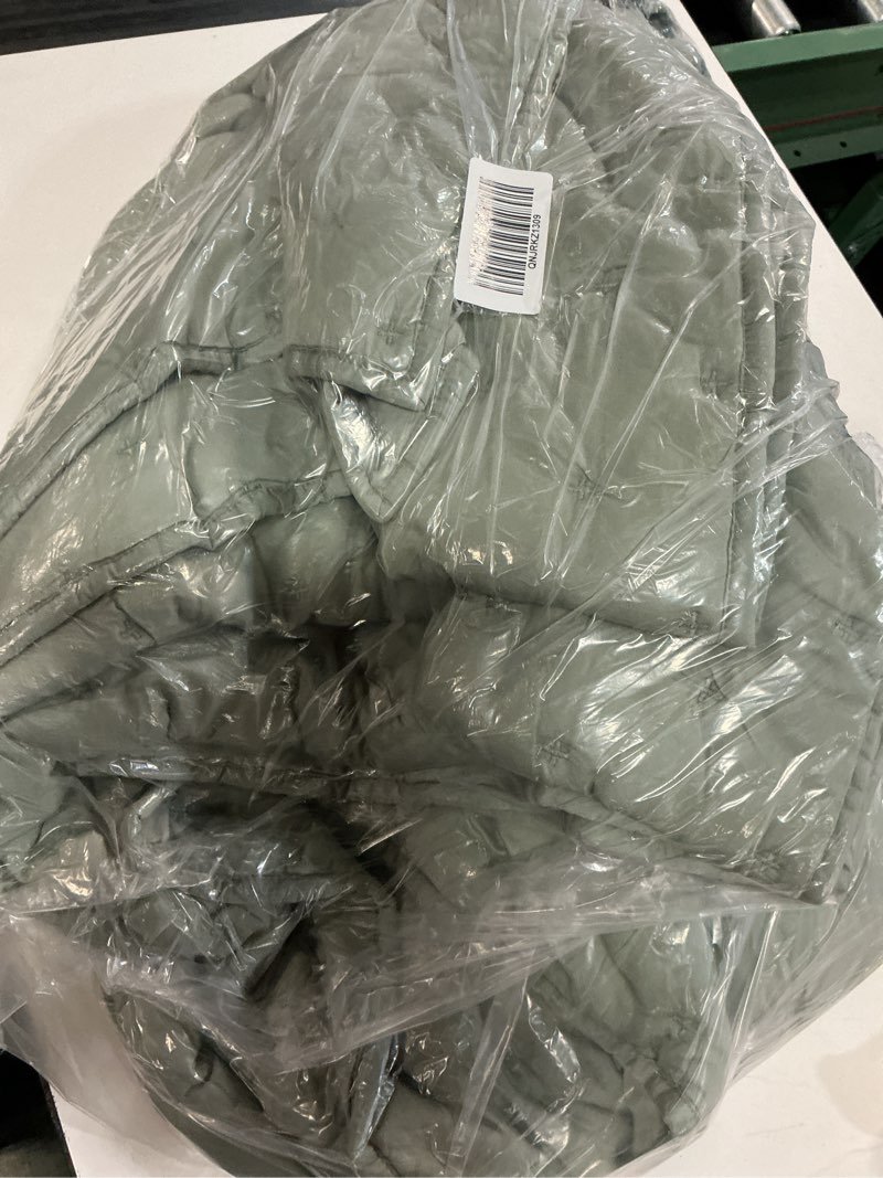 Condition photo showing Good Condition for bamboo dream quilt, king/cal king, eucalyptus