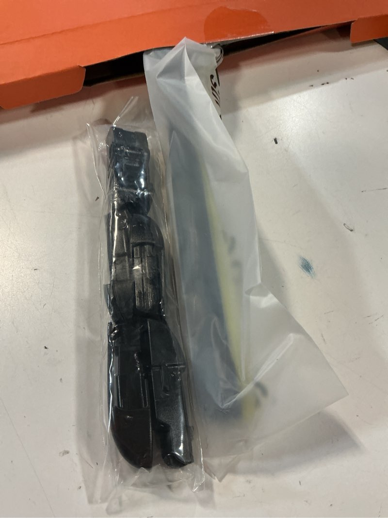 Condition photo showing Good Condition for dog tail water repellent silicone wiper blades with multiple adapters, 26" and 18" automotive replacement front windshield wiper blades set for my car with water repellency formula dropclear 26''+18''
