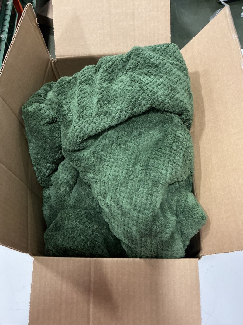 Condition photo showing As Is for YTYC 39x78 Inch Oversized Bath Sheets Extra Large Bath Towels Set of 6 Super Soft Luxury Microfiber 