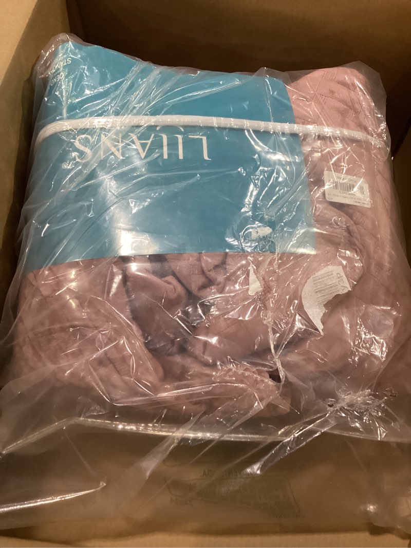 Condition photo showing As Is for Velvet Bedspread Quilt Bedding Sets,Luxury Elegant Ultra Soft Velvet Comforters Coverlet Blankets,Weave Stitching Pattern Cotton Quilted Bedspread for All Seasons,Mauve Pink,Queen Size