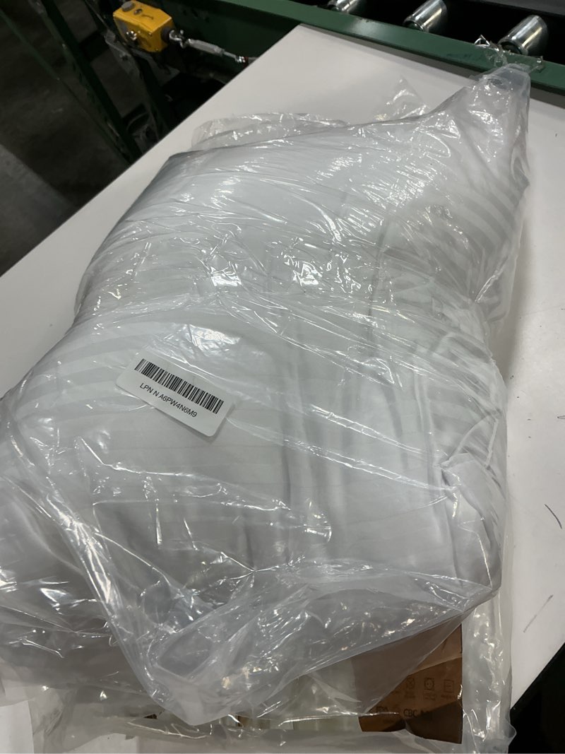 Condition photo showing As Is for eiue hotel collection bed pillows for sleeping 2 pack standard size?pillows for side and back sleepers,super soft down alternative microfiber filled pillows,20 x 26 inches white standard (2pack)