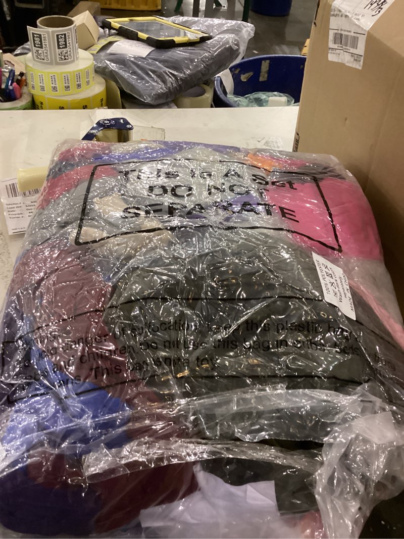 Condition photo showing Good Condition for Neck scarfs