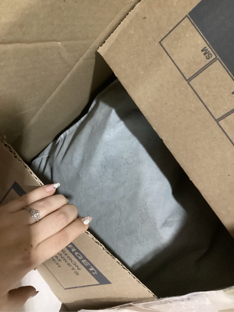 Condition photo showing Good Condition for MoonxHome Ball Pit Balls for Toddlers, BPA Free Crush Proof Plastic Toy Balls for Ball Pit, Children's Pool Water Toys, Macaron Ocean Balls for Play Tent 2.15 Inch Pack of 100 200 500 800 1000 Mocha Tricolor 100