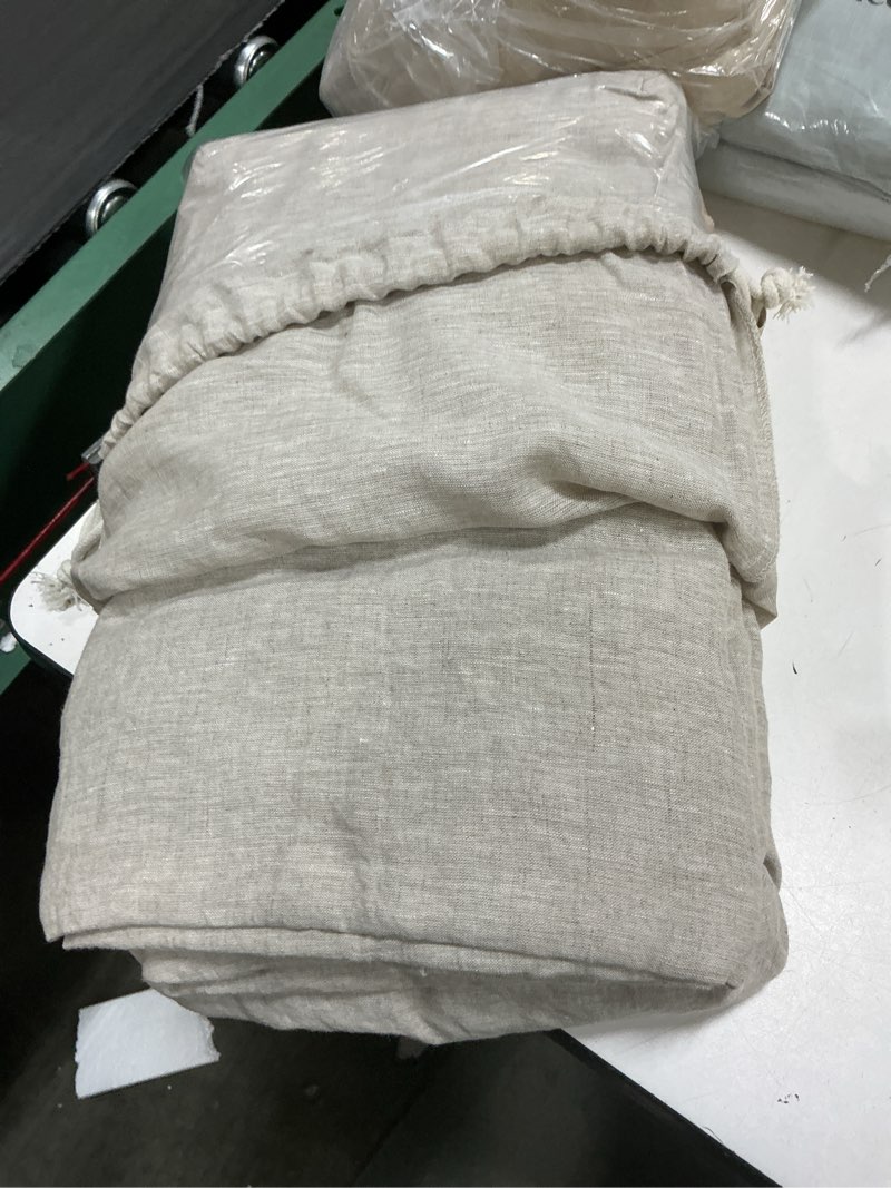 Condition photo showing Good Condition for european linen sheet set king color chambray 