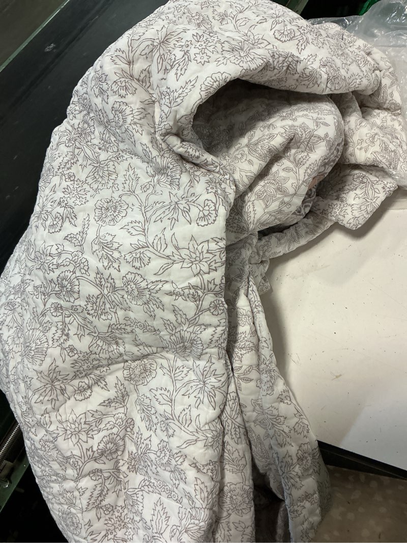 Condition photo showing As Is for organic cotton block print quilt set king 