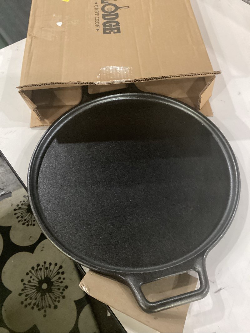 Condition photo showing Good Condition for lodge bold 14 inch seasoned cast iron pizza pan, design-forward cookware