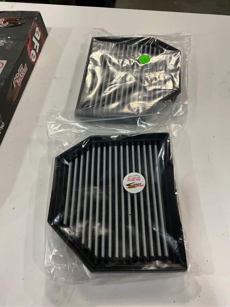 Condition photo showing Good Condition for magnum flow oe replacement air filter w/ pro dry s media