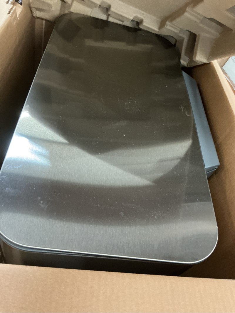 Condition photo showing Good Condition for simplehuman 38-liter trash can  24.92inx16.65in x23