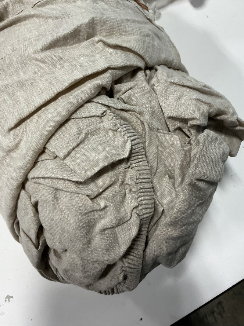 Condition photo showing Good Condition for european linen fitted sheet set, queen, natural chambray