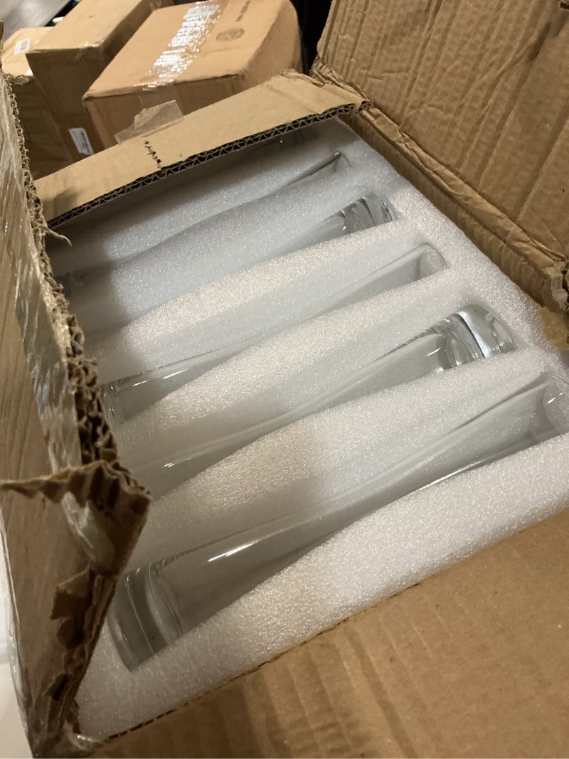 Condition photo showing Good Condition for Hewory Glass Bud Vases for Centerpieces Set of 36, Handmade Modern Clear Small Skinny Decorative Single Flower Vase, Minimalist Slim Floral Vase for Home Wedding Party Events Table Decor, 7.87" 36 7.87in