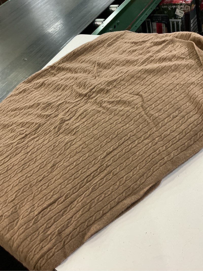 Condition photo showing Good Condition for cable knit cashmere throw core color: teak(50x70)