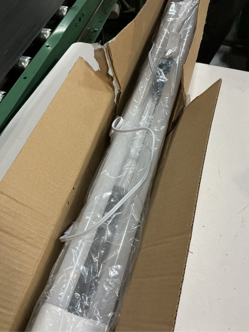 Condition photo showing Good Condition for hykolity 4 pack linkable led shop light, 4ft 42w [250w equivalent], 4400lm, 5000k daylight, with plug, utility light fixture, hanging or surface mount, white 42w-white-4ft