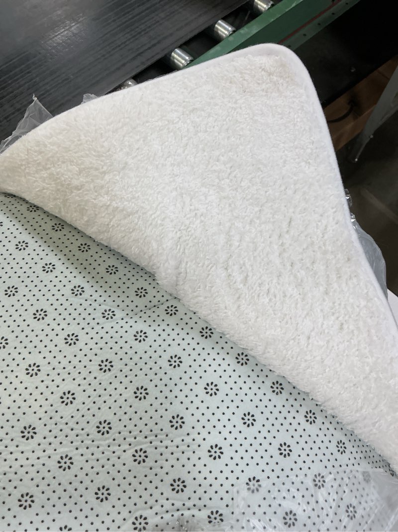 Condition photo showing Good Condition for Cream White 8x10 Area Rugs for Living Room Bedroom, Fluffy Large Rug Soft Shag Non-Slip Carpet for Kids Boys and Girls Room Dorm Home Decor (8ft x 10ft) Cream White 8' x 10' (Rectangular)