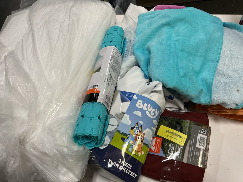 Assorted Decorative home  includes varied products