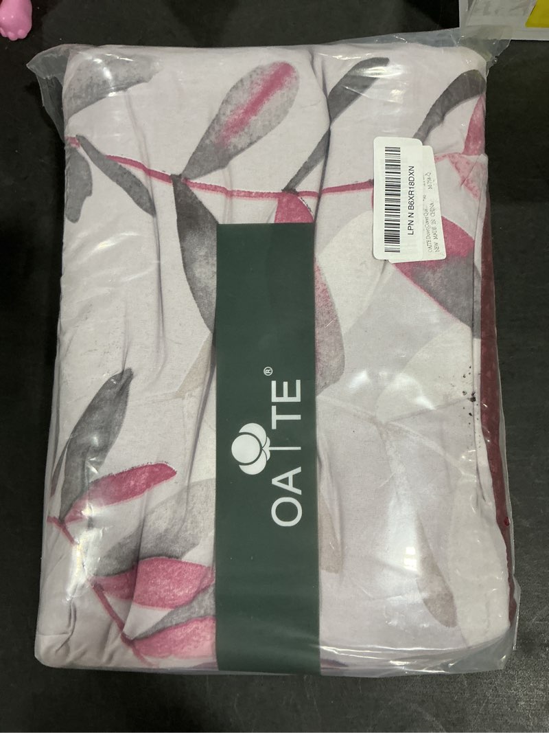 Condition photo showing New/Like New for OAITE Duvet Cover Queen Size,Reversible Flower Pink Duvet Cover Set with Zipper Closure, 3 Pieces Modern Patterns Soft Microfiber Bedding Set with 8 Ties(90’’*90’’,2 Pillow Cases) Nishino-pink Queen
