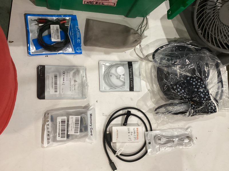 assorted lot of electronics (headphones, small gadgets, headsets, etc.) 