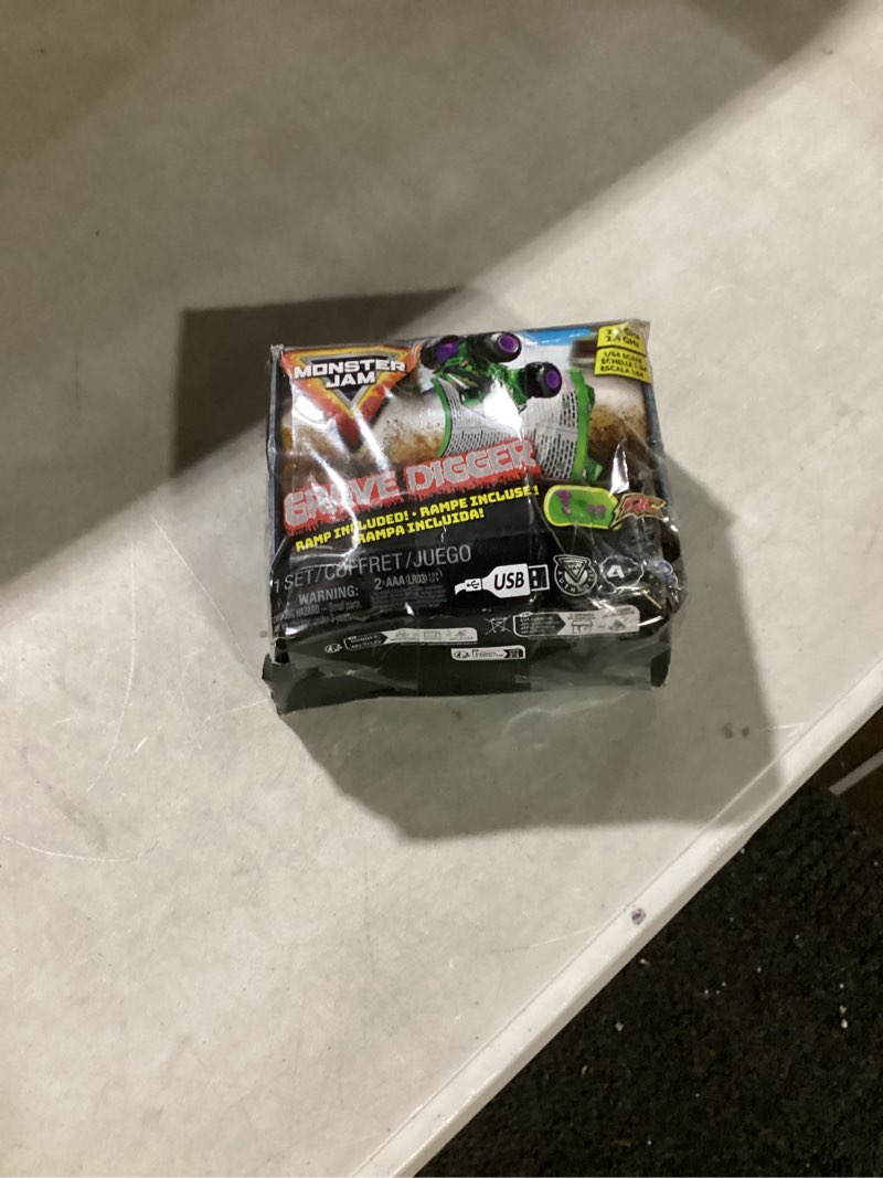 MONSTER JAM GRAVE DIGGER RAMP INCLUDED 1 SET