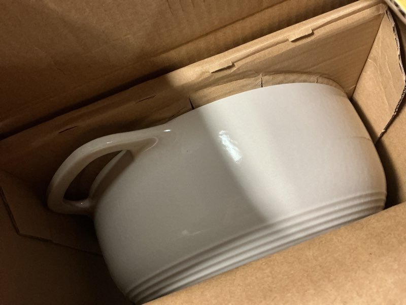 Condition photo showing Good Condition for lodge essential enamel cast iron dutch oven - perfect for bread baking, braising, marinating & slow cooking - features moisture-sealing lid & dual handles - kitchen essentials - 6 quarts - oyster white