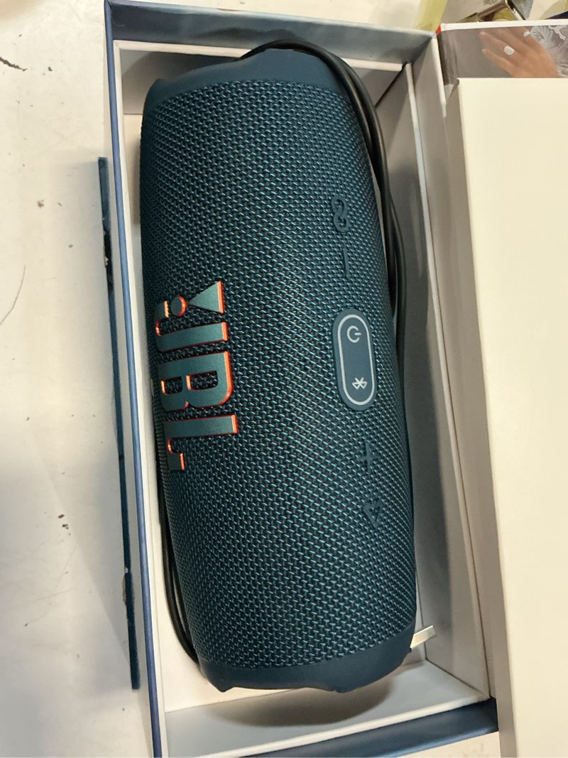 Condition photo showing Good Condition for charge 5 bt speaker - blue