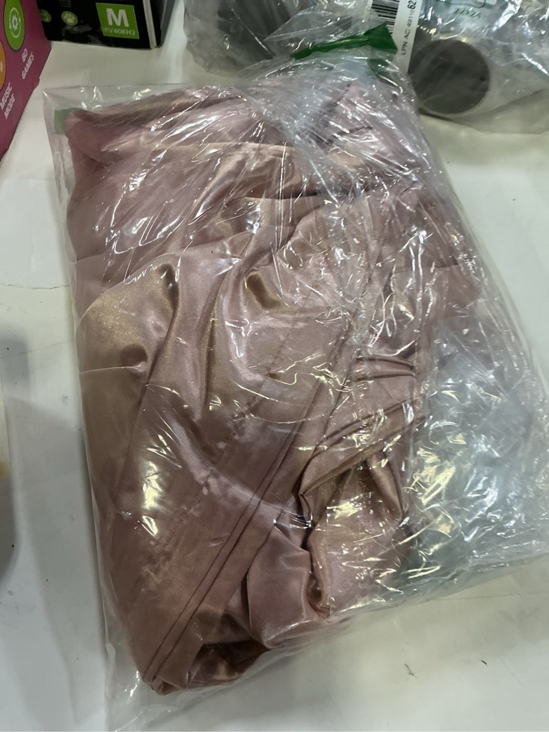 Condition photo showing Good Condition for vonty 3-piece silky satin duvet cover set full/queen size duvet cover, organic natural 400tc rose gold duvet cover set - luxury & sexy bedding duvet covers with zipper closure(no comforter) full/queen rose gold