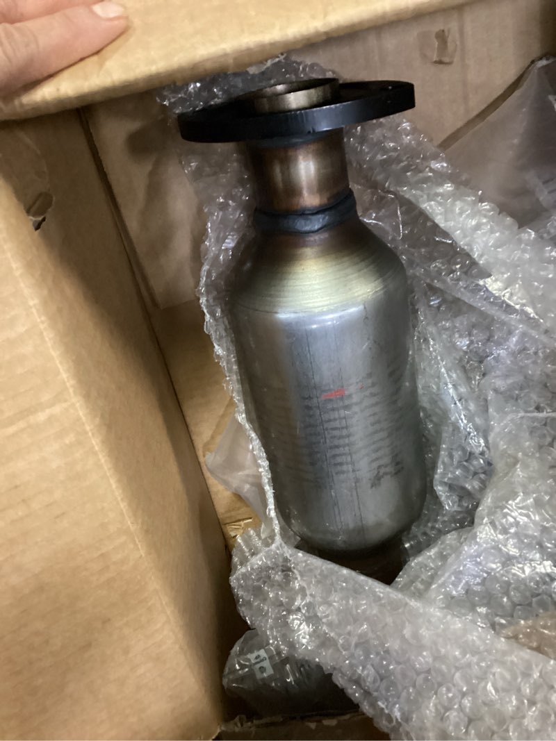 Condition photo showing Good Condition for front rear catalytic converter 1999-2004 for toyota for tacoma,replace 645419 642047,2.4l,2.7l(epa compliant) 2000-2004 for tacoma (front rear)