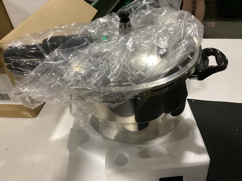 Condition photo showing As Is for wantjoin pressure cooker stainless steel 6.5 qt, commercial stove top pressure cooker pot used for pressure foodie or steaming, compatible with gas & induction cooker 6.5 quarts