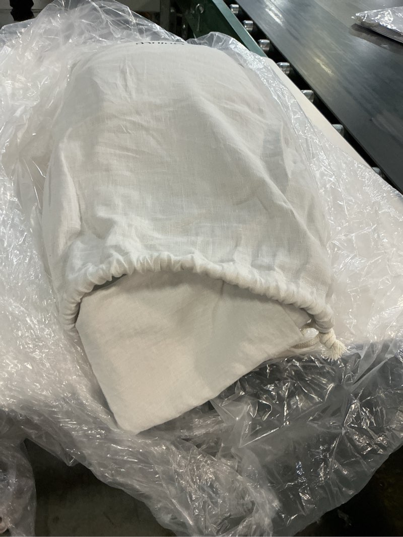 Condition photo showing Good Condition for european linen sheet set, queen, light grey