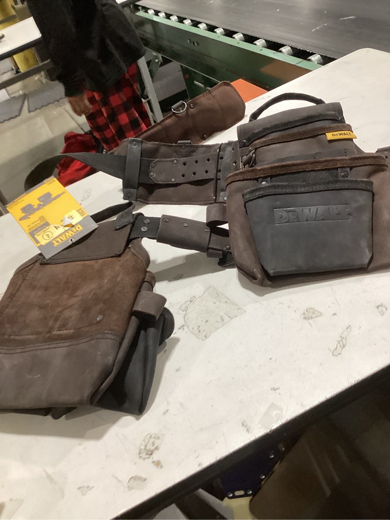 Condition photo showing Good Condition for dewalt framer leather tool belt