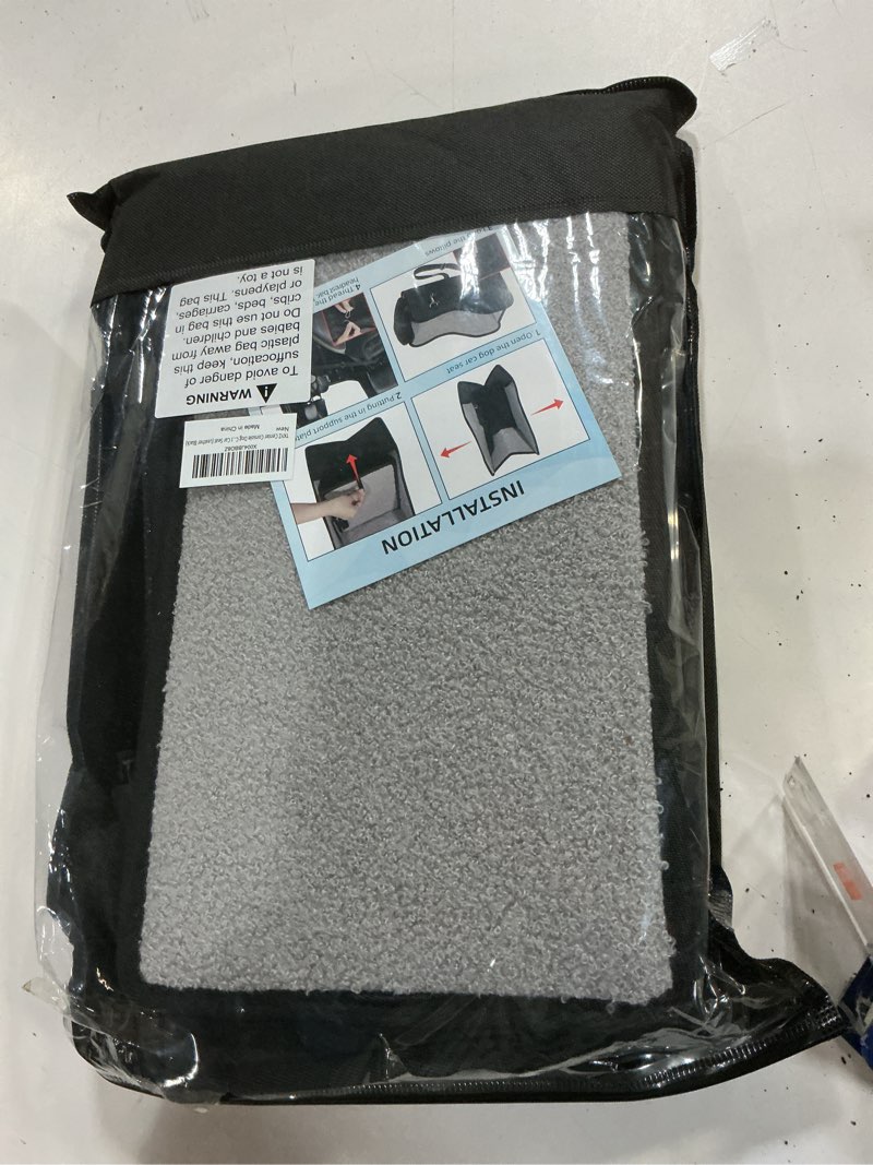 Condition photo showing New/Like New for Center Console Dog Car Seat,Pet Puppy Car Seat,Middle Console Dog Armrest Booster Seat for Small Dogs(Leather Black)