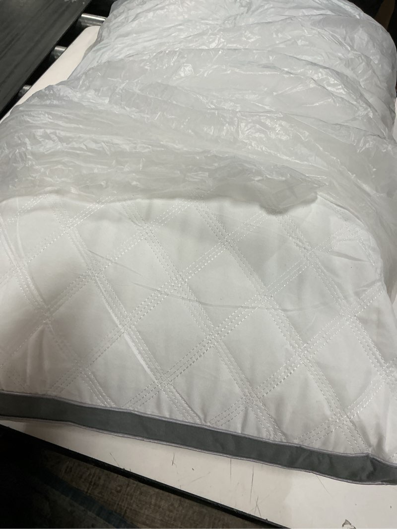 Condition photo showing Good Condition for Oubonun Premium Adjustable Loft Quilted Body Pillows - Firm and Fluffy - Quality Plush - Down Alternative - Head Support Pillow - 21"x54" White-gray Side