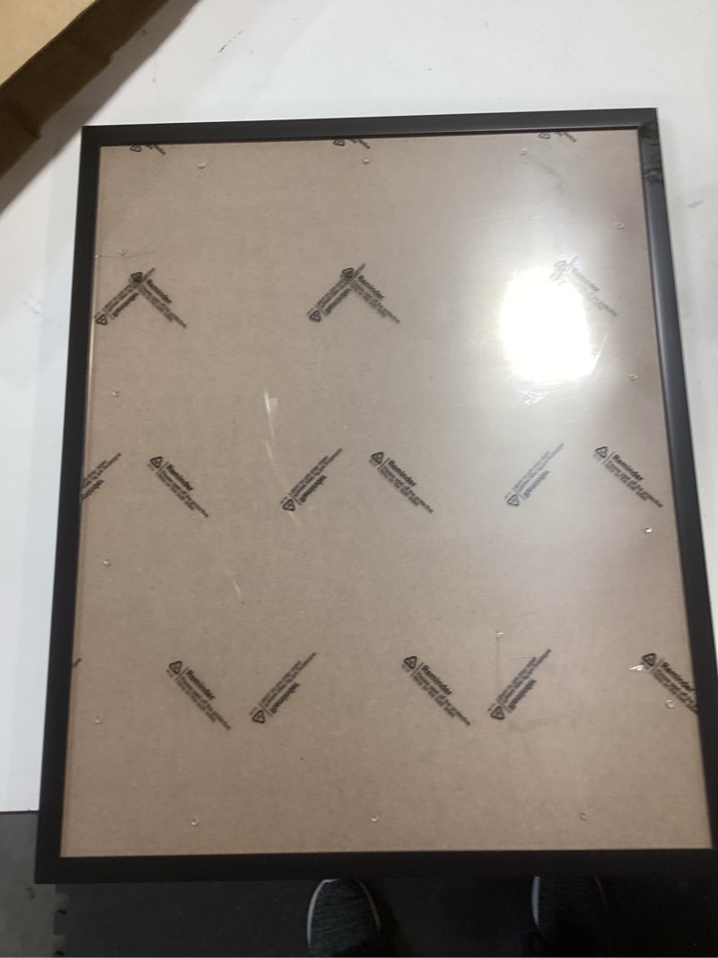Condition photo showing Good Condition for mennthui 17x21 black picture frame, wall mounting horizontally or vertically, decoration for photos, paintings, posters, artwork