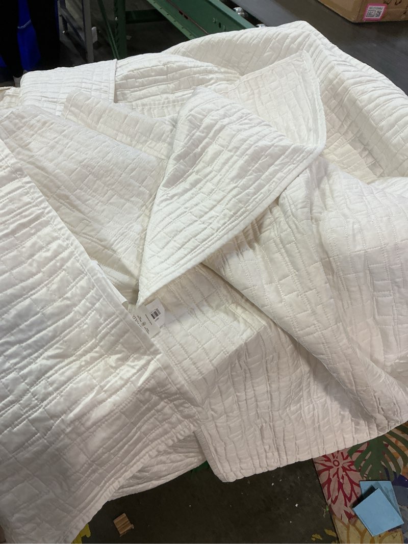 Condition photo showing Good Condition for full/queen tencel® quilt white - threshold™: oeko-tex certified, lightweight, cooling comfort coverlet