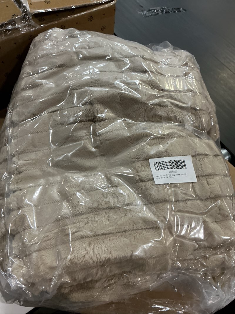 Condition photo showing Good Condition for pet couch cover dogs washable non-slip couch protector pet friendly dog mat for couches and sofas?beige white, 27.6"×59.1"? beige white 27.6"×59.1"