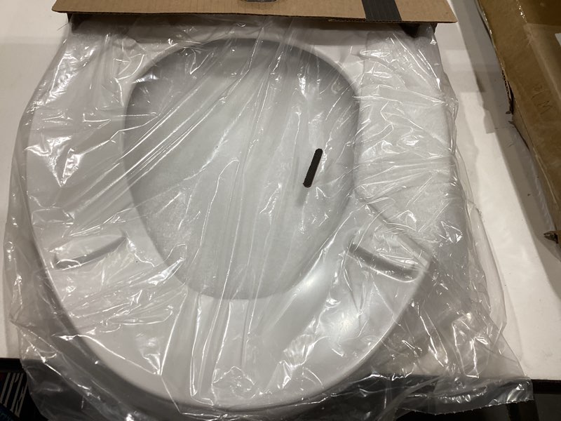 Condition photo showing Good Condition for centoco elongated toilet seat, heavy-duty wood core with plastic scratch-resistant finish, soft close, made in the usa, 900sc-001, white