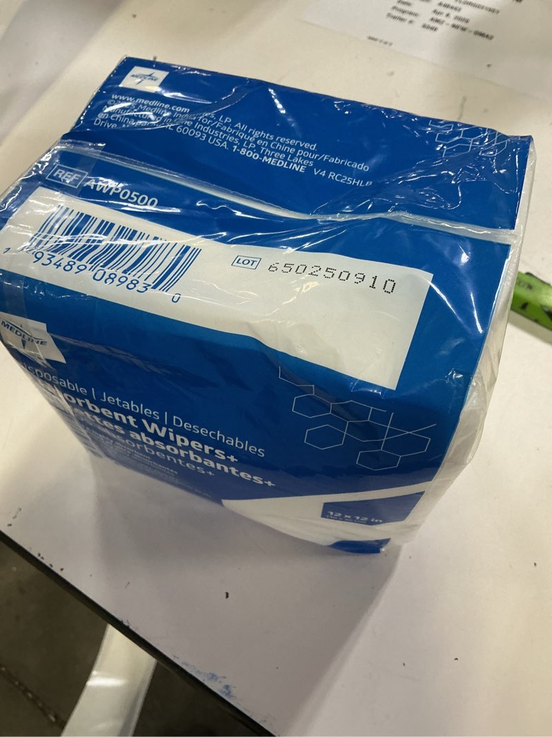 Condition photo showing New/Like New for medline absorbent wipers+ disposable heavy duty dry wipes, 12" x 13" (90 count) 90 count (pack of 1)